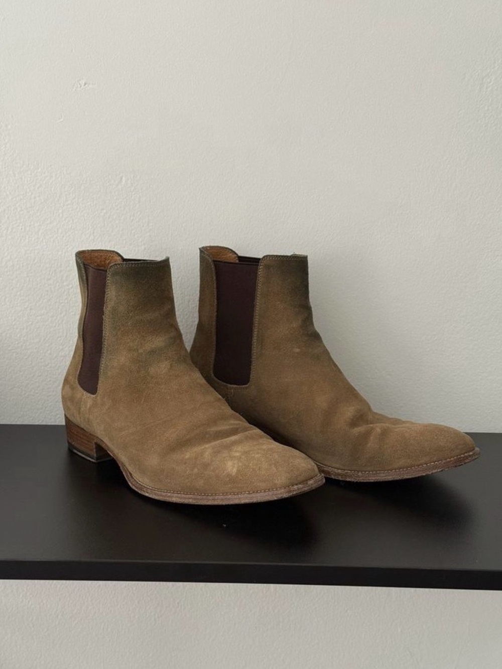 Saint Laurent Wyatt Tan Suede Chelsea Boots 41 EU